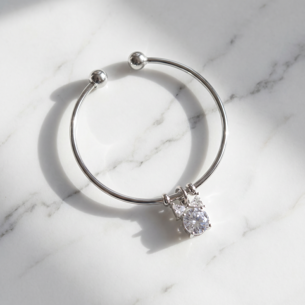 Celeste Bow Solitaire Kada