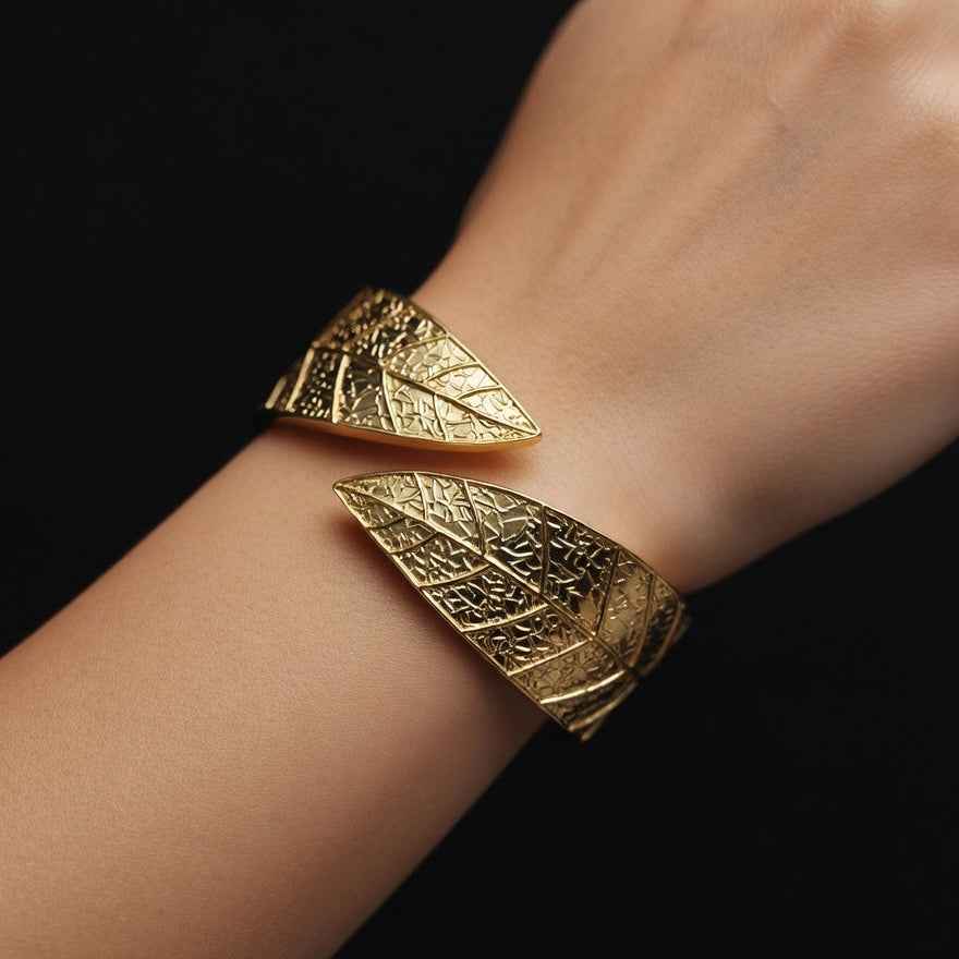 Leaf Textured Gold Kada